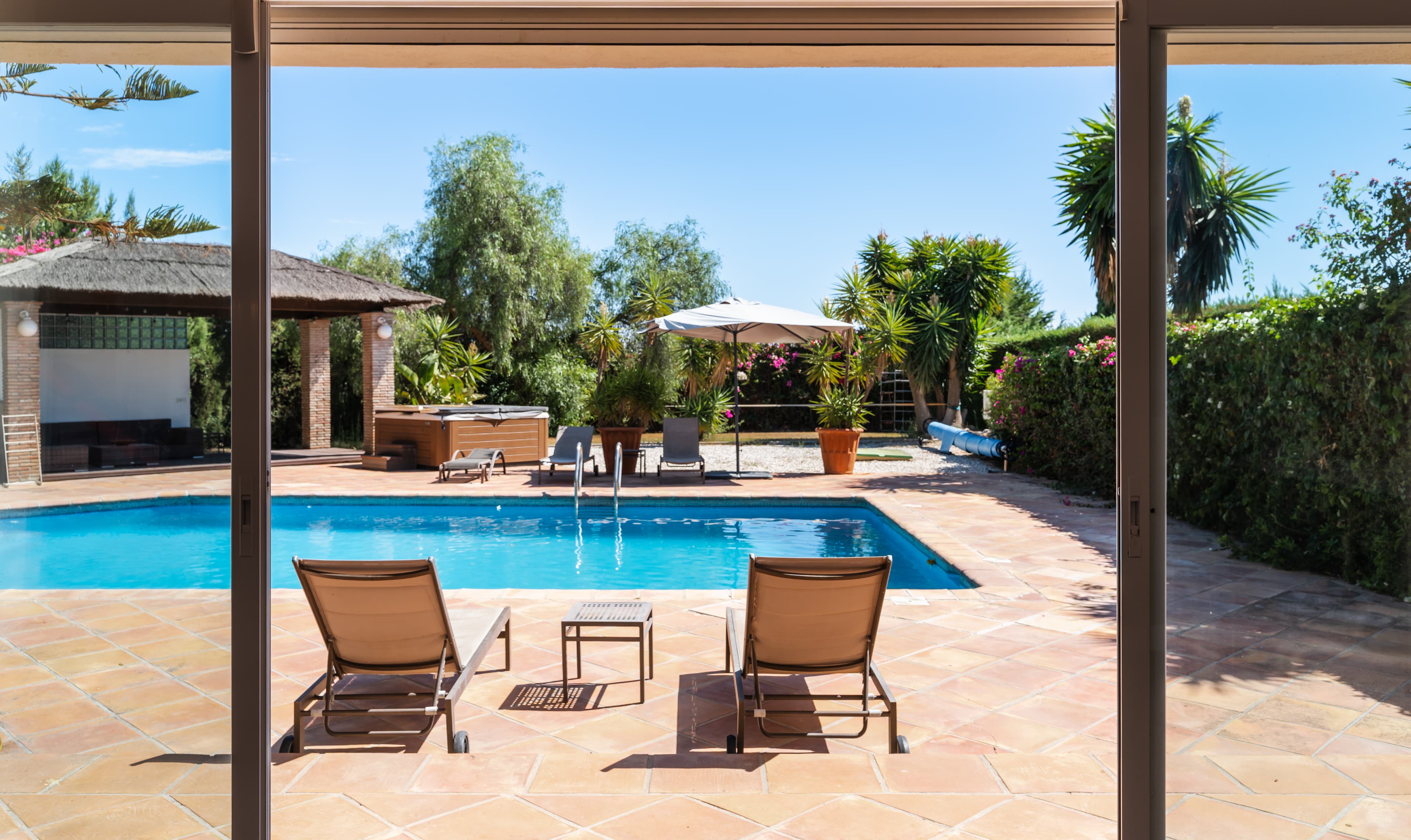Outdoor dining by the pool